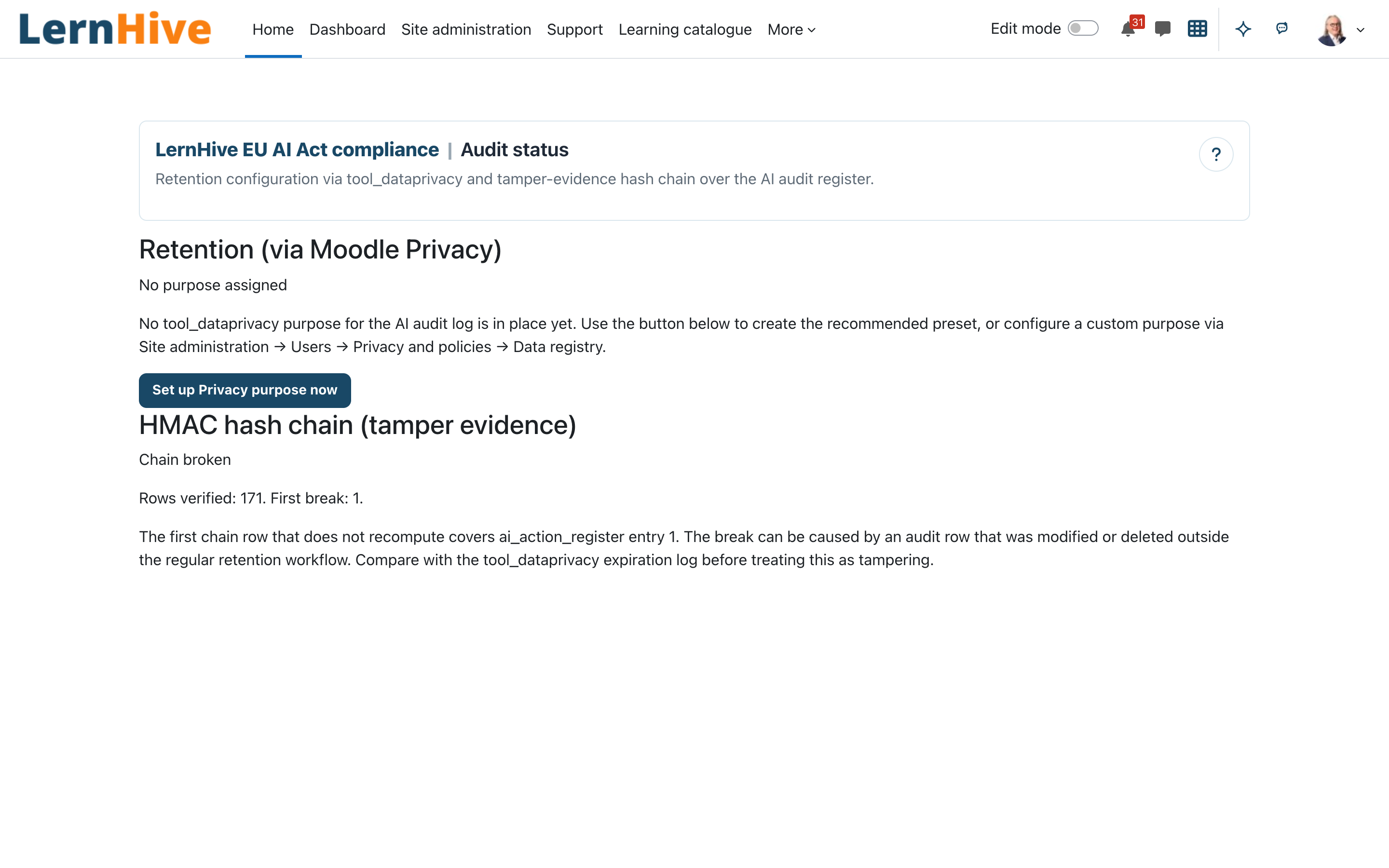 Audit status with the retention card and the HMAC hash chain card